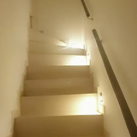 Appartement Mit Schoener, Moderner Einrichtung *