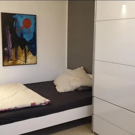 Mit Schoener, Moderner Einrichtung Apartman *