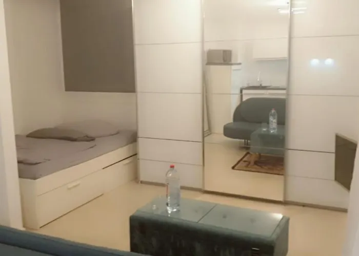 Lägenhet Mit Schoener, Moderner Einrichtung Köln